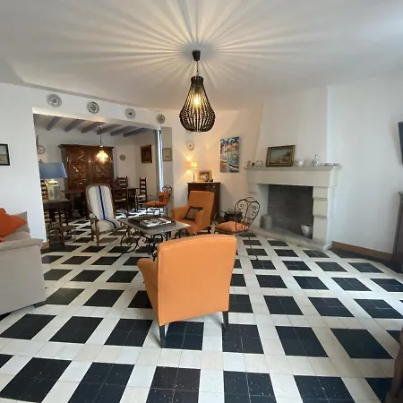 Vaste Maison Au Coeur De Fouras, Proche Plages Et Commerces, Ideale Pour Familles - Fr-1-709-39 * Fouras