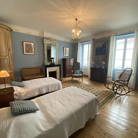 Vaste Maison Au Coeur De Fouras, Proche Plages Et Commerces, Ideale Pour Familles - Fr-1-709-39 *