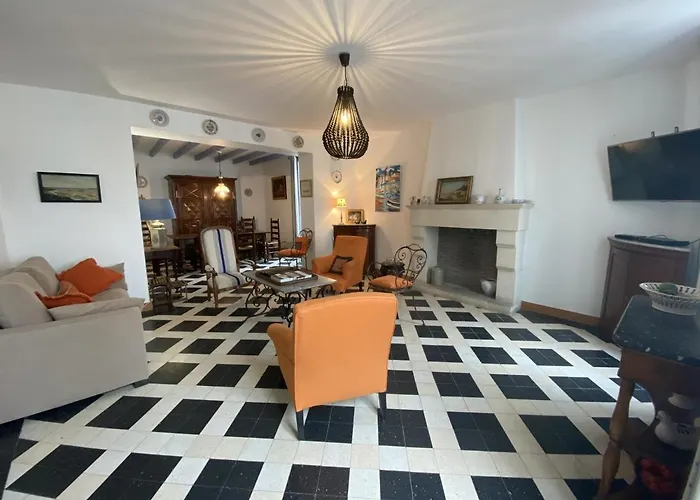 Vaste Maison Au Coeur De Fouras, Proche Plages Et Commerces, Ideale Pour Familles - Fr-1-709-39 * Fouras