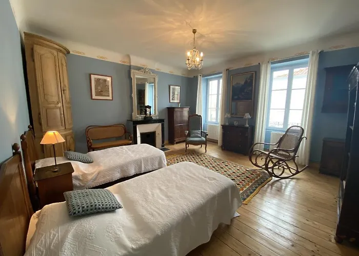 Vaste Maison Au Coeur De Fouras, Proche Plages Et Commerces, Idéale Pour Familles - Fr-1-709-39 *