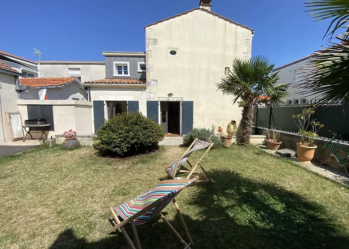 Vaste Maison Au Coeur De Fouras, Proche Plages Et Commerces, Idéale Pour Familles - Fr-1-709-39 * Fouras